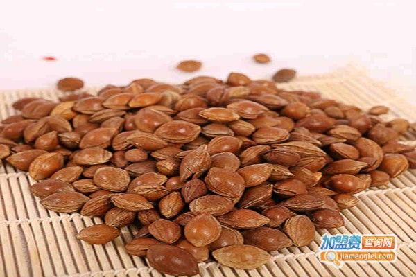 甜嘴猫特价零食加盟