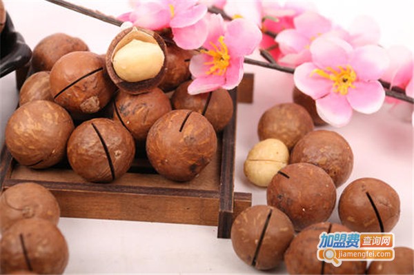 甜嘴猫特价零食连锁加盟费