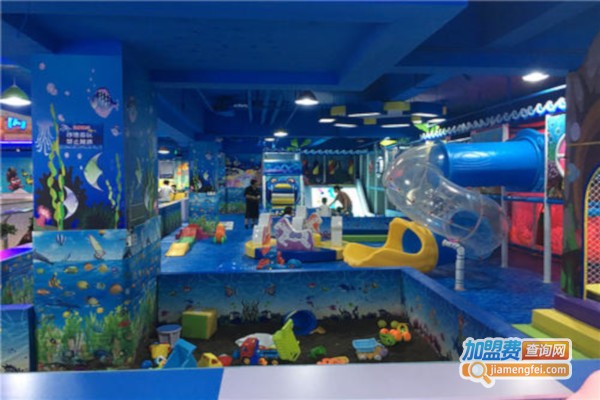 小型室内游乐园加盟费