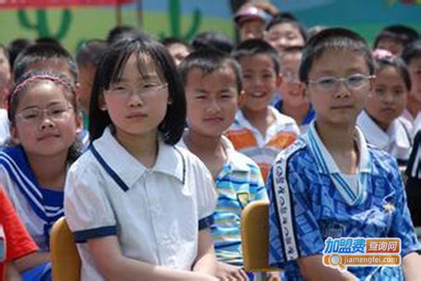 青少年近视调理加盟费