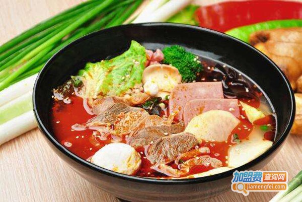 鲜小而麻辣烫加盟费