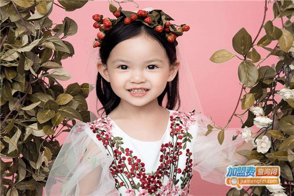 金色童年摄影加盟费