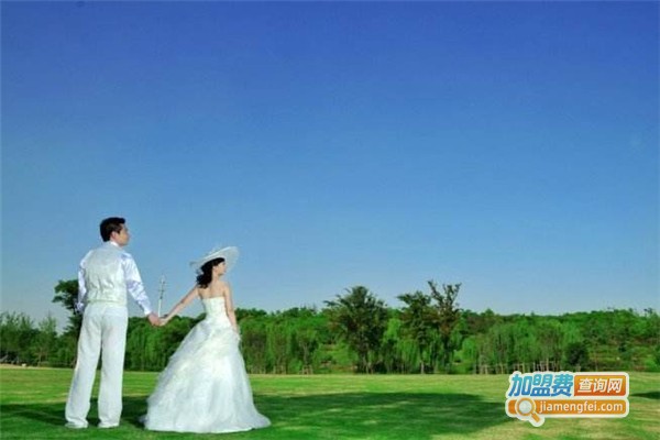 篱笆网婚纱摄影加盟费