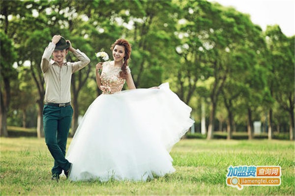 施华诺婚纱摄影加盟费