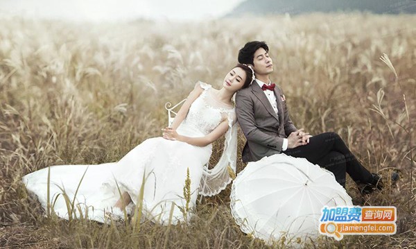 蒙娜丽莎婚纱摄影