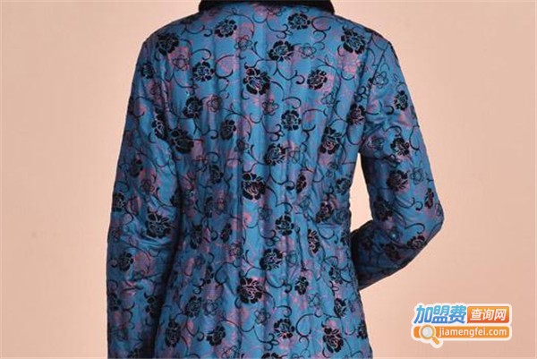 雪银狐羽绒服加盟费