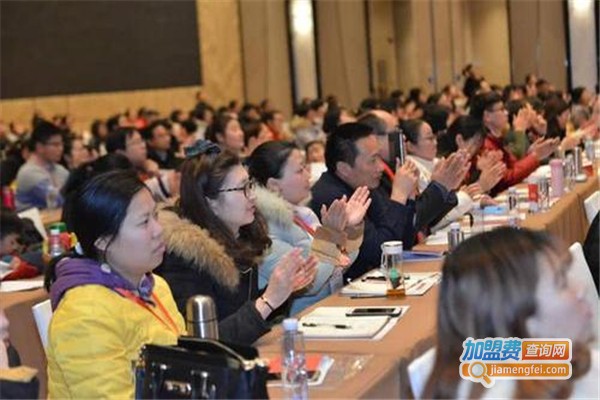 宏伟教育加盟费