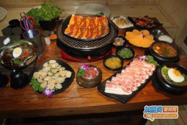 利川家自助炭火烤肉加盟费