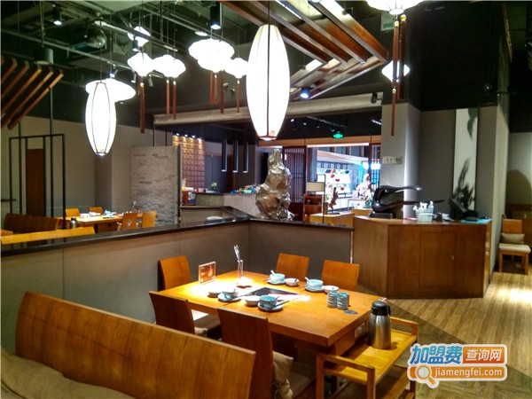 熬八年火锅加盟费