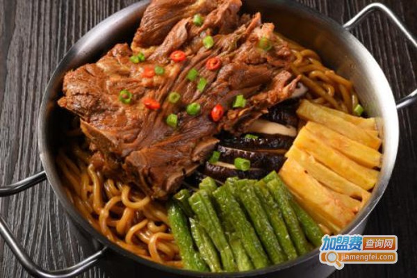 强记铁锅焖面加盟费