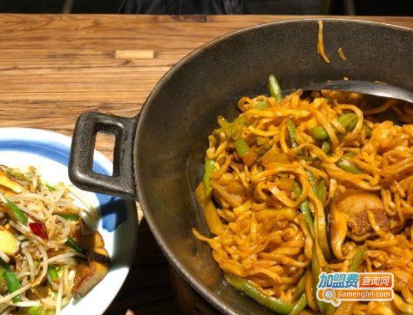 欢心谷舞铁锅焖面加盟费