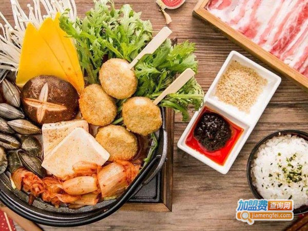 小巴黎时尚涮涮锅加盟费