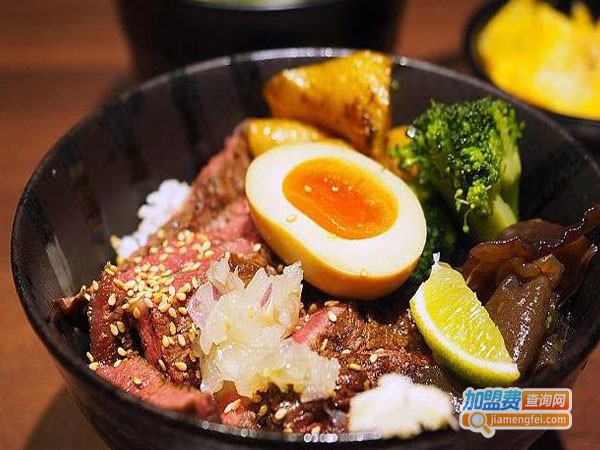 小牛町日式の酱汁烧肉饭加盟费