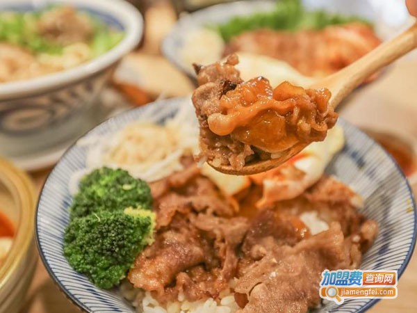 小牛町日式の酱汁烧肉饭加盟费