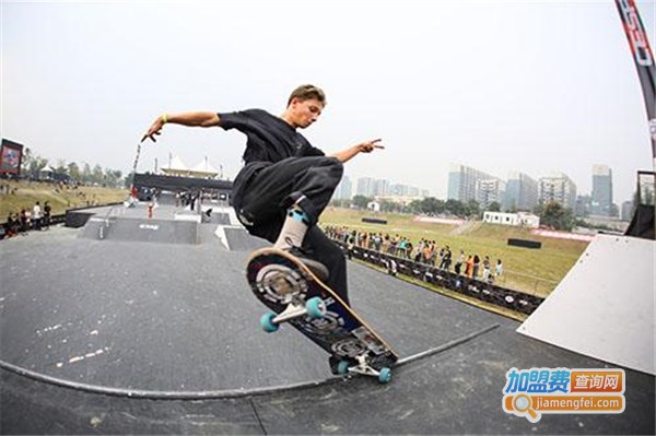 滑板培训加盟费