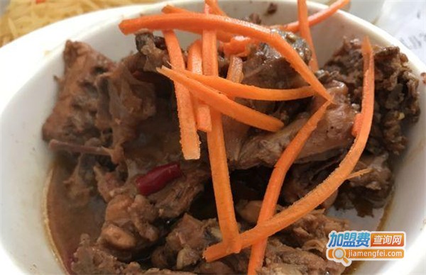 张成荣香辣鸡架饭加盟