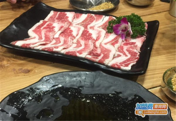 小本家炭火烤肉加盟费