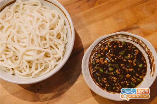 新一家手擀面加盟费