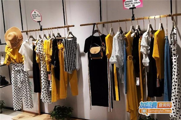 三彩服装加盟费