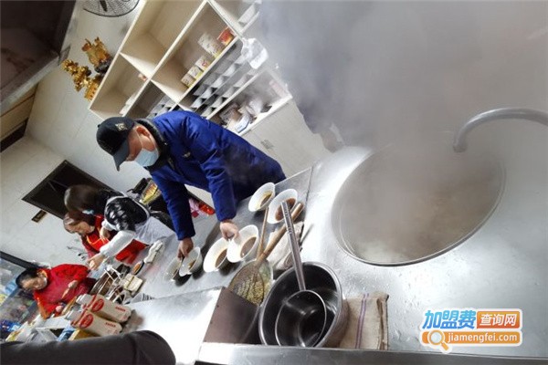 刘双香辣牛筋面馆加盟费是多少？