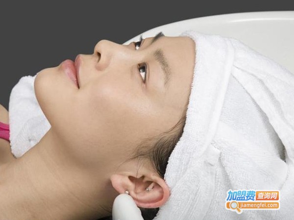 宫健飘中草药洗头店加盟费