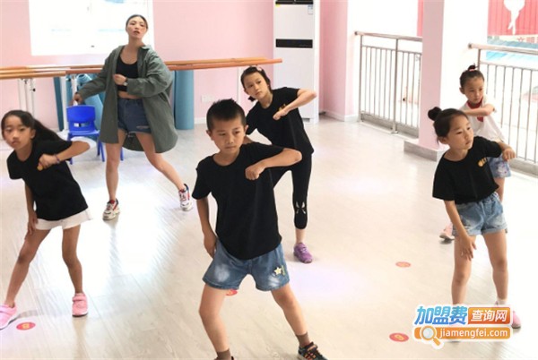 少儿街舞培训加盟