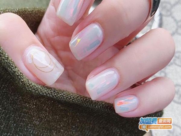 美容美甲化妆培训加盟费