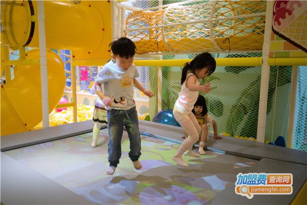 泛尼尼儿童乐园加盟