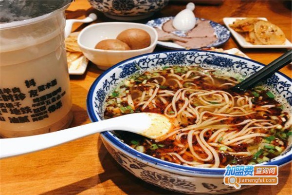 伊百年牛肉面加盟费