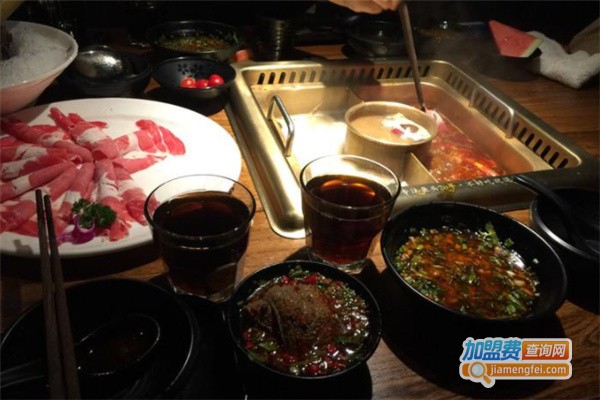 辣三疯火锅加盟