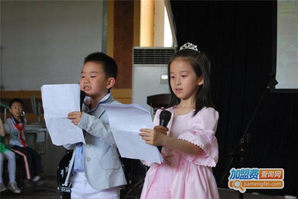 少儿播音主持培训加盟