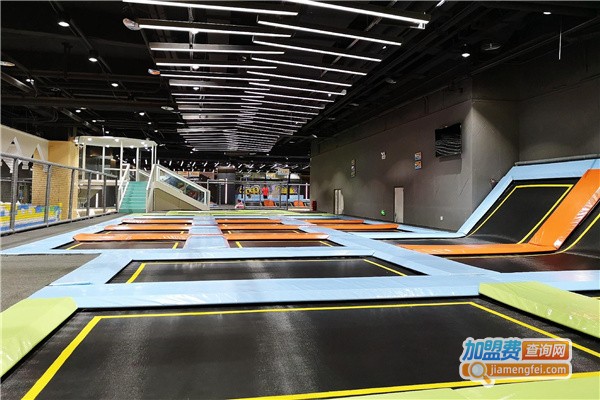 反弹蹦床馆加盟