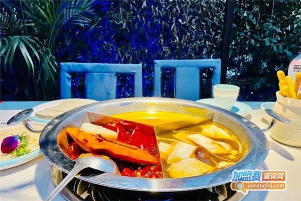 篱笆小院市井火锅加盟