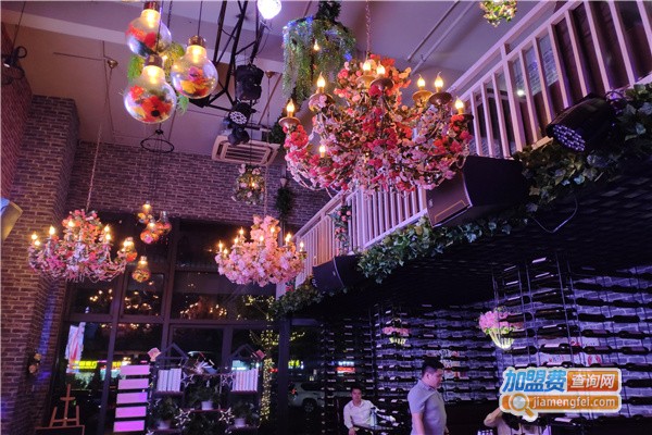 探花礼酒吧加盟