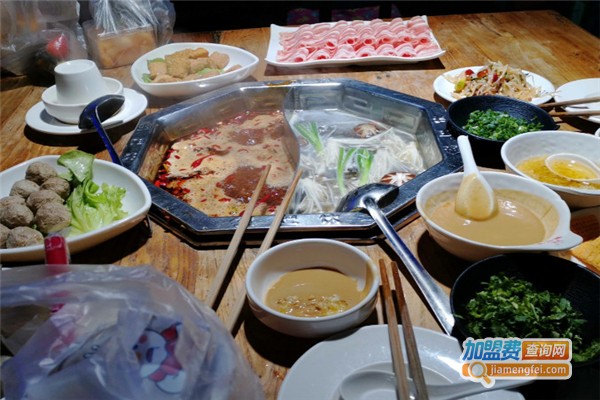 锅巴饮火锅加盟费