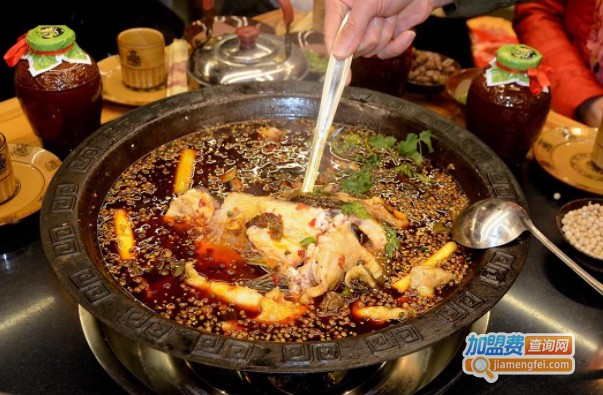 鼎呷呷铁锅鱼火锅加盟费