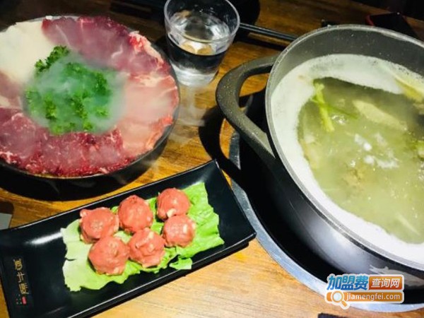 鑫百信硬啃酱骨火锅加盟费