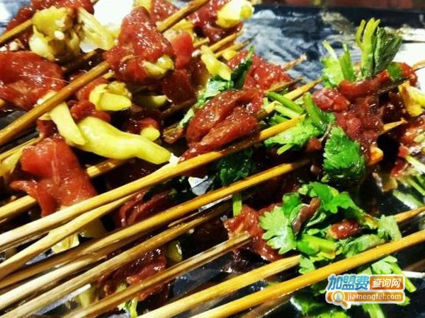 嘴对嘴串串香加盟费