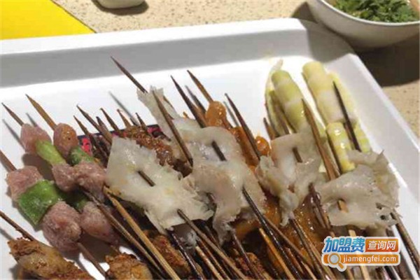 嵘嵘串串香加盟费