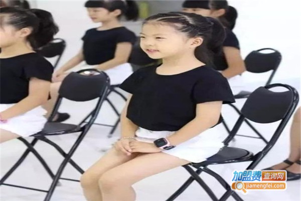 少儿形体礼仪培训加盟