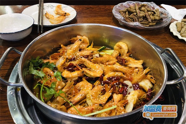 古色鱼乡火锅加盟