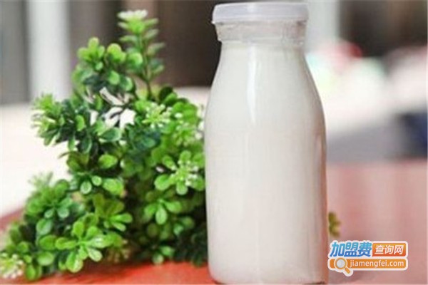 六头牛鲜奶吧加盟费