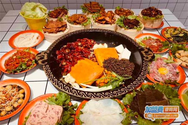 炊牛班牛蛙串串火锅加盟