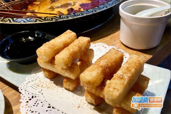 炊牛班牛蛙串串火锅加盟