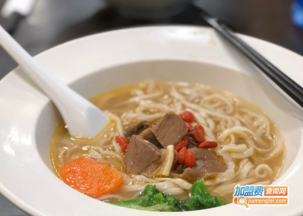 美味易百私房牛肉面加盟费