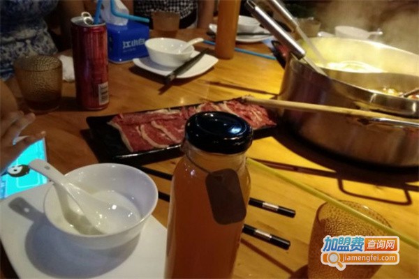 阁外牛潮汕牛肉鲜火锅加盟