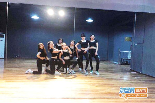 街舞培训中心加盟