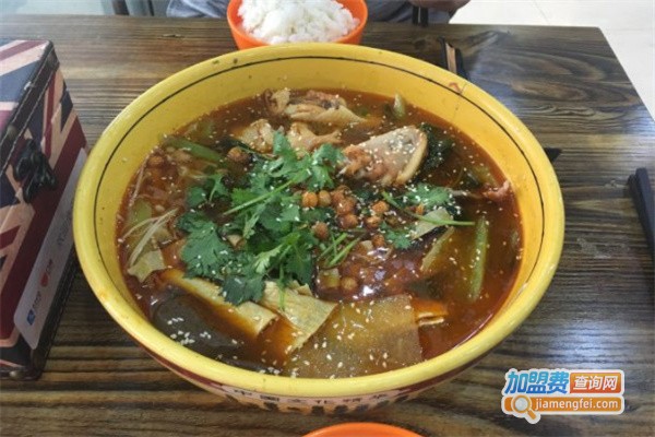 渔小白冒菜加盟