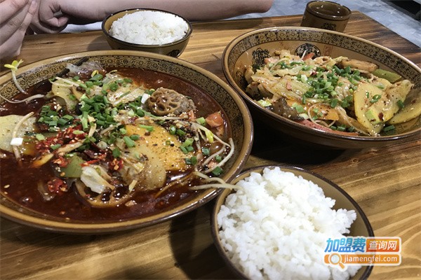 胡记老百姓干拌冒菜加盟