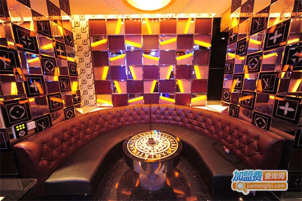 天天向上KTV加盟